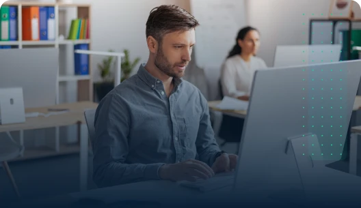 Fleet manager using Fleetpal app to manage preventive maintenance reminders